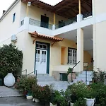 Costa-rini Apart Otel 2*