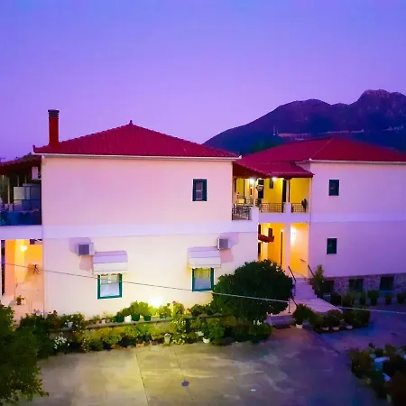 κoσταρίνι 2* Λεωνίδιο