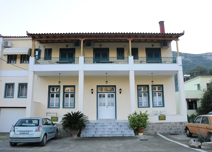 Ξενοδοχείο με διαμερίσματα κoσταρίνι