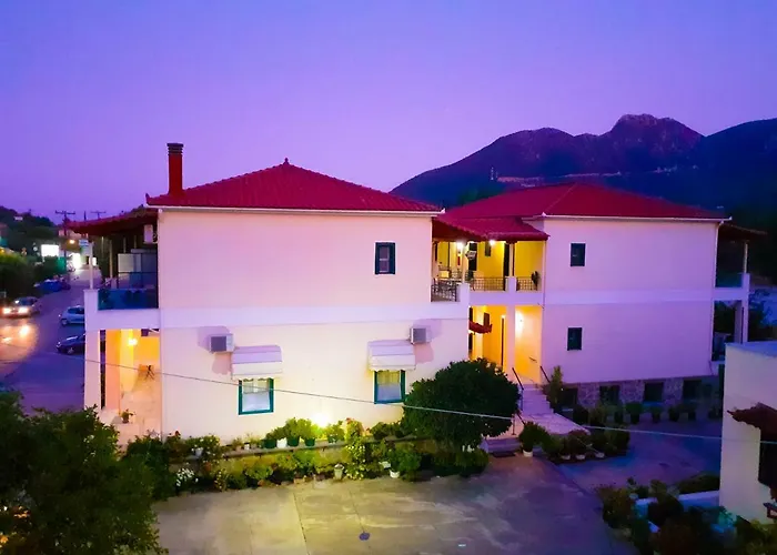 κoσταρίνι 2* Λεωνίδιο