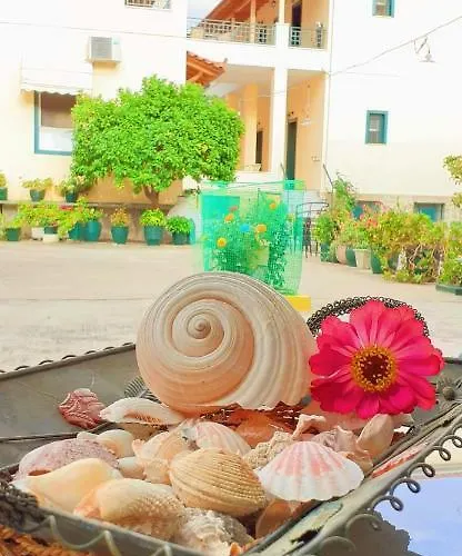 κoσταρίνι Λεωνίδιο